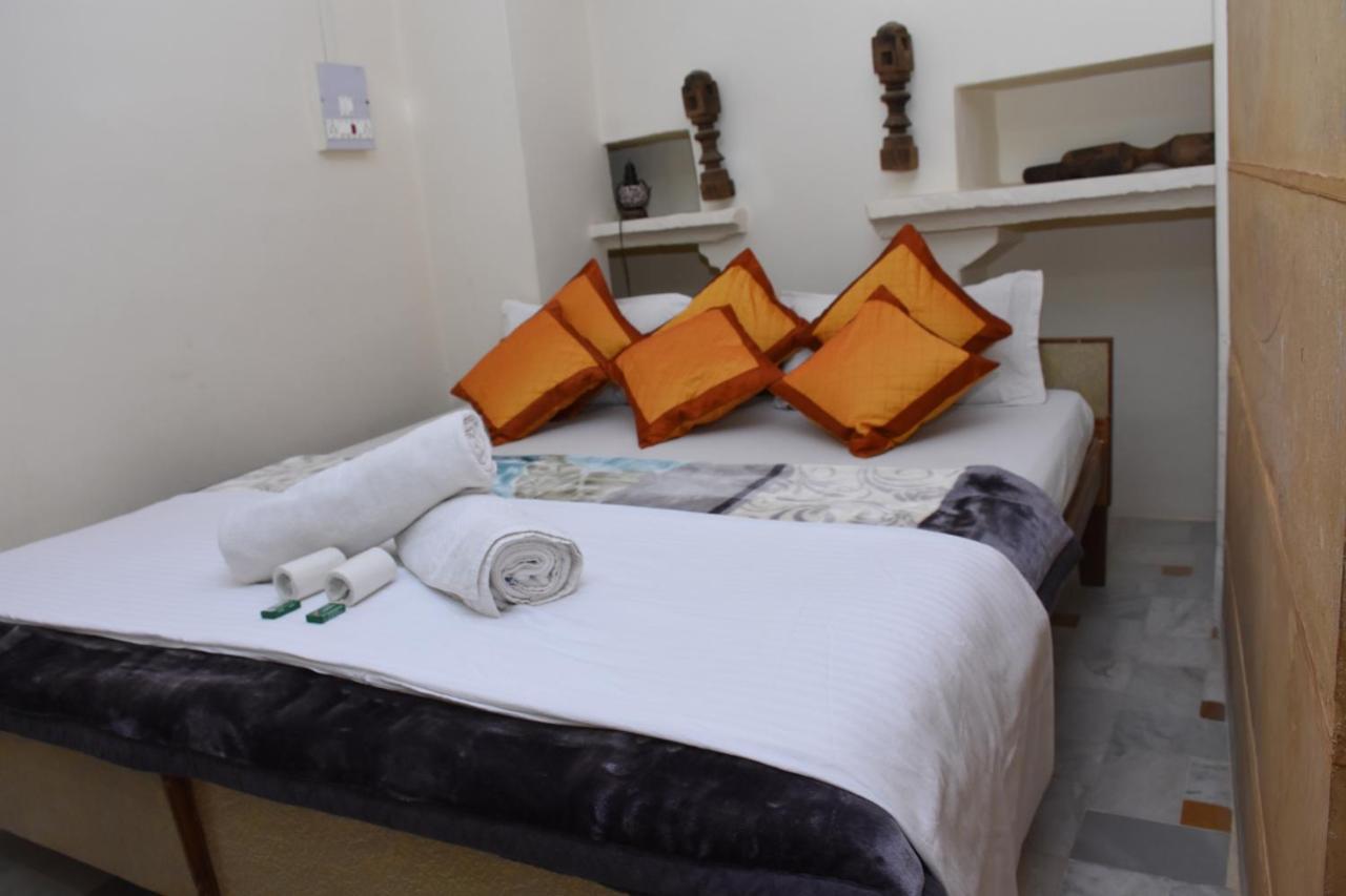 Rumi'S Home Stay ไจซัลเมอร์ ภายนอก รูปภาพ